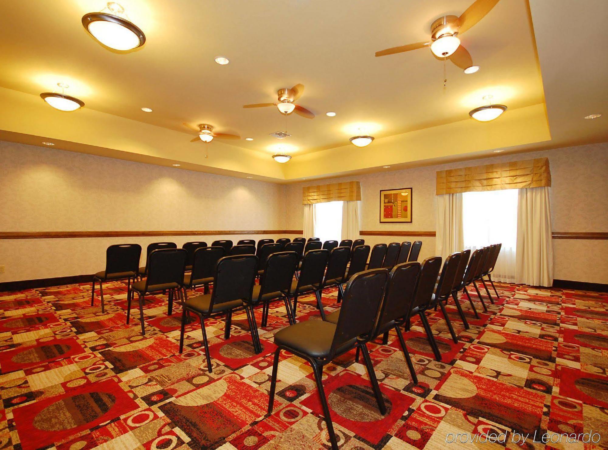 Comfort Inn & Suites Donna near I-2 Affari foto